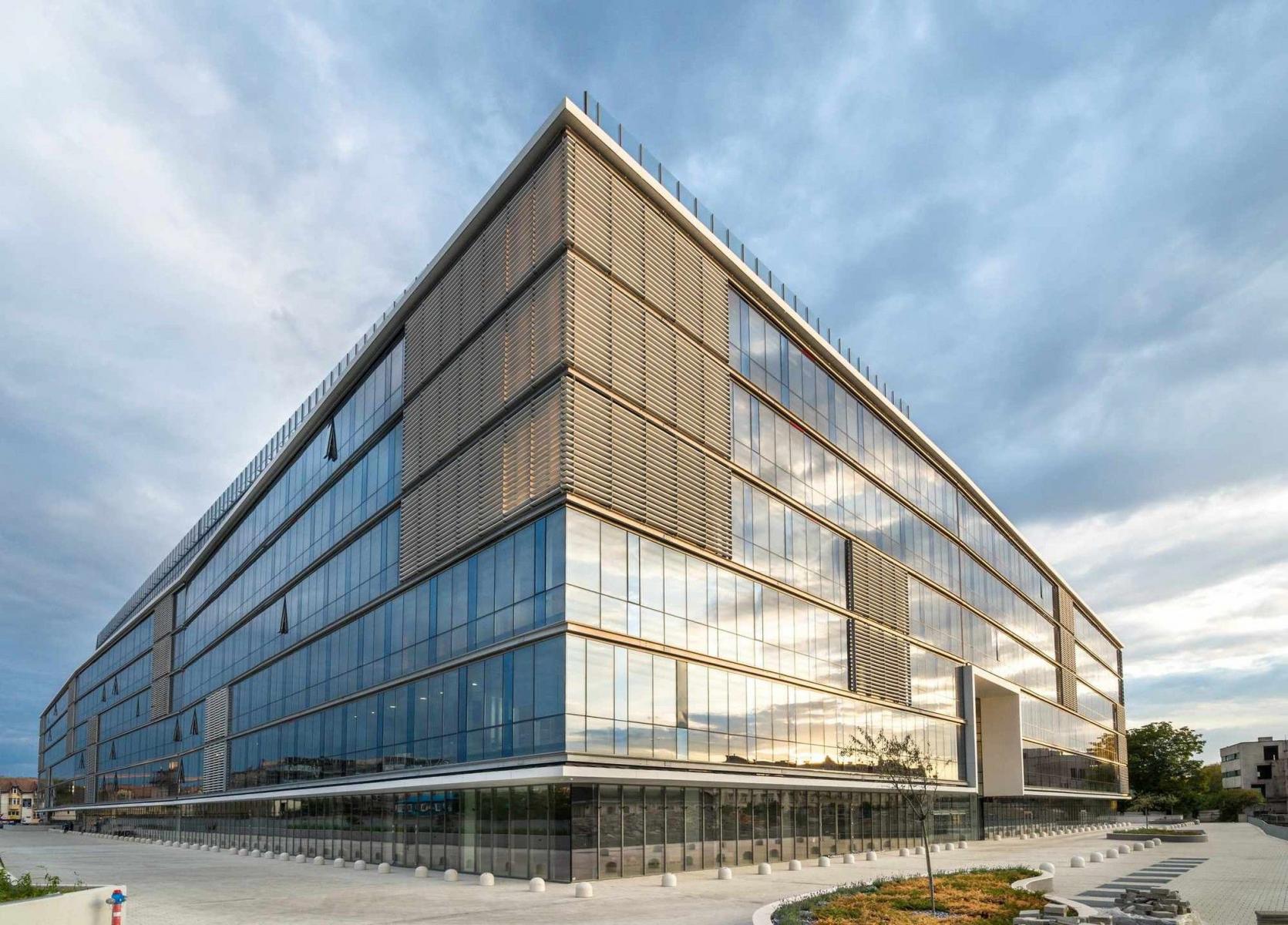 /uploads/posts/3d2bdcd41ce9667a5a38c480eaaee9f36deb894a/images/The Office, Cluj-Napoca.jpg